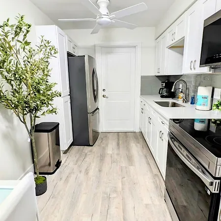 Sunny Shores Retreat 2 Apartment