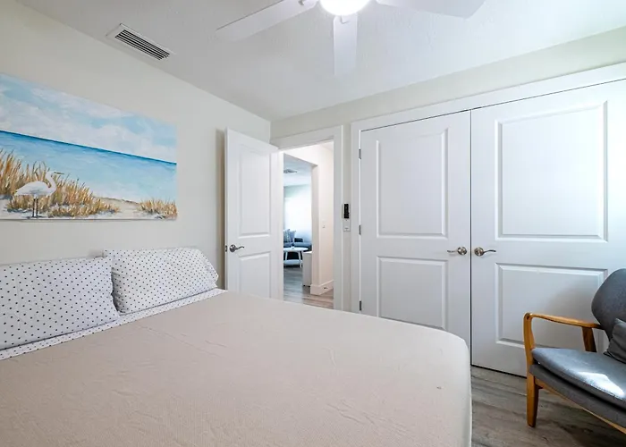 2bd 1ba Sunview 2 2mins To Beachpool! *