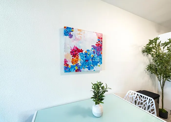 2bd 1ba Sunview 2 2mins To Beachpool!