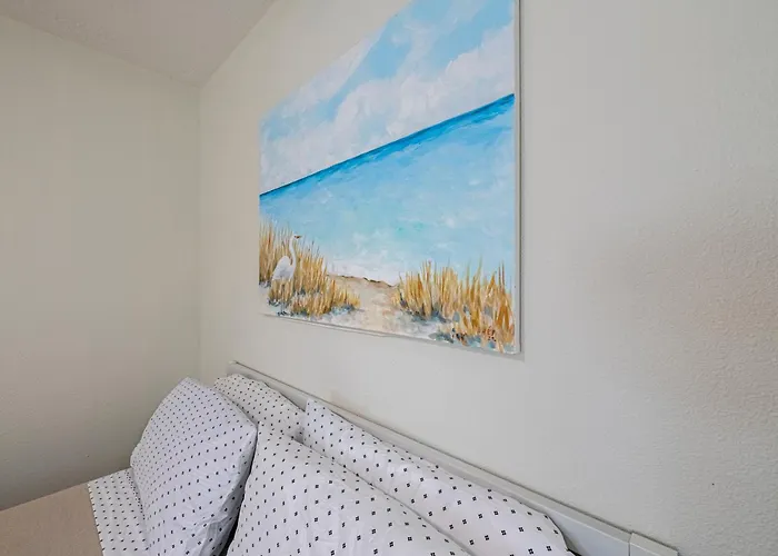2bd 1ba Sunview 2 2mins To Beachpool!