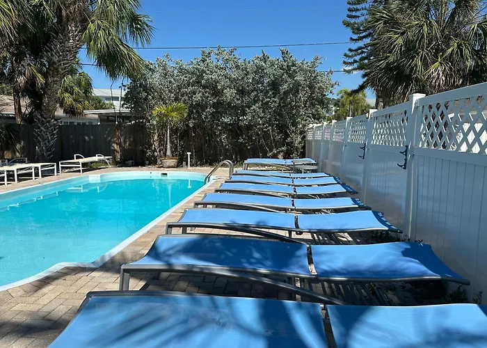 Apartment 2bd 1ba Sunview 2 2mins To Beachpool! Clearwater Beach